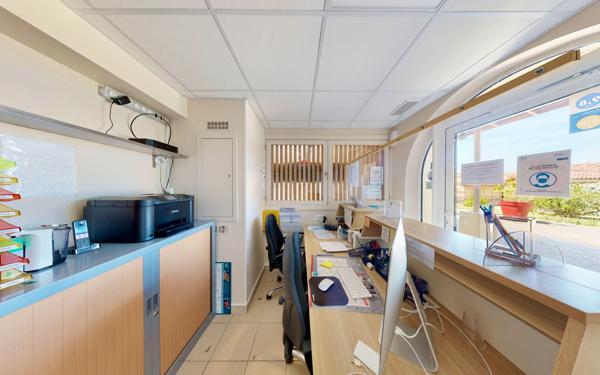 Maison à vendre    25 pièces •  Grospierres