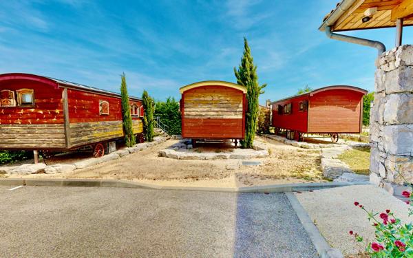 Maison à vendre    25 pièces •  Grospierres