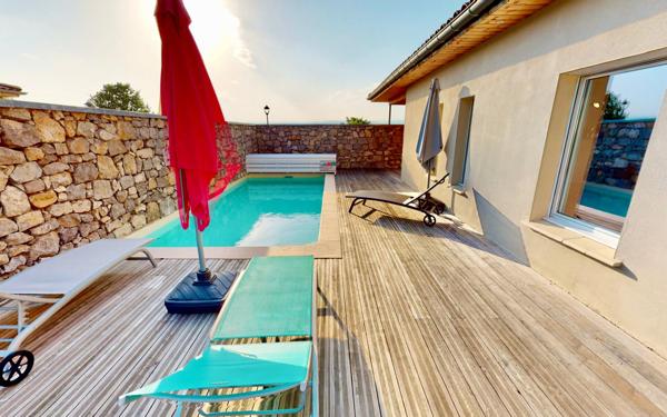 Maison à vendre    25 pièces •  Grospierres