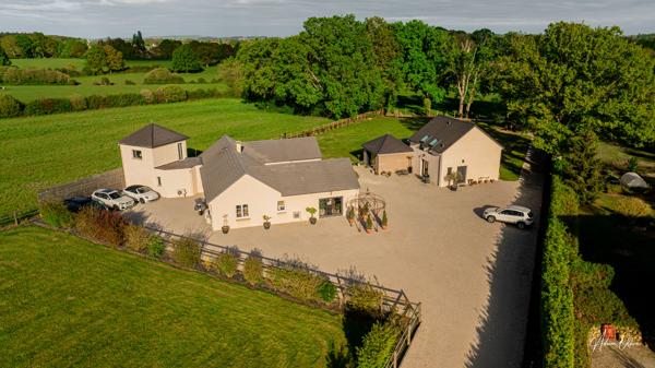 DOMAINE comprenant 2 MAISONS D'ARCHITECTE SPA intérieur , Le mele sur sarthe