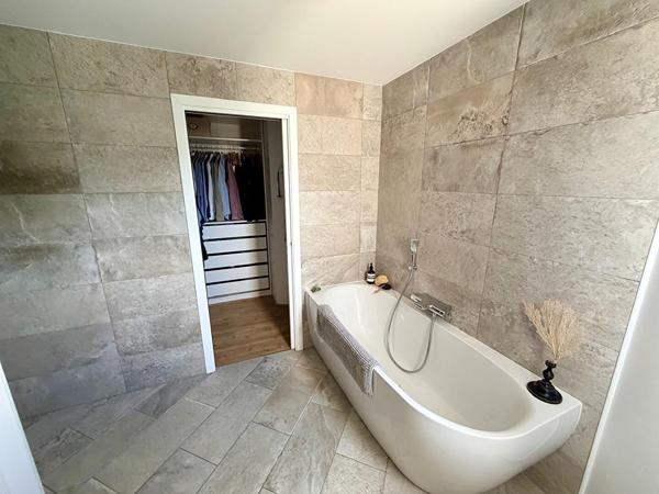 DOMAINE comprenant 2 MAISONS D'ARCHITECTE SPA intérieur , Le mele sur sarthe