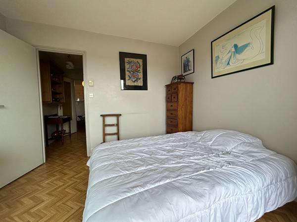 A vendre, centre ville de PERIGUEUX, bel Appartement type 2 avec TERRASSE, cave et PARKING privatif !