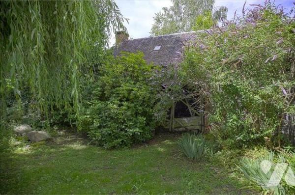 MARMANHAC, sur 1520 m² de terrain, maison de village avec partie gîte et dépendance. 
Maison p...