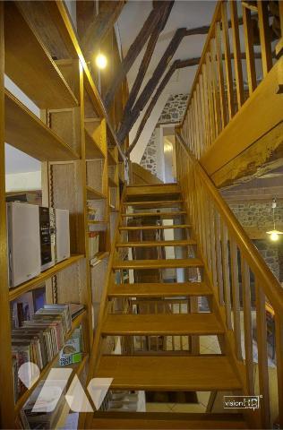 MARMANHAC, sur 1520 m² de terrain, maison de village avec partie gîte et dépendance. 
Maison p...