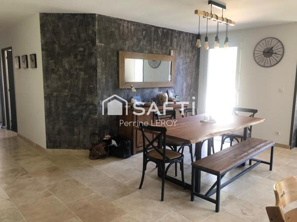 Maison de 120m², construction 2018 avec garantie décennale, 3 chambres avec piscine sur terrain de 1057m².