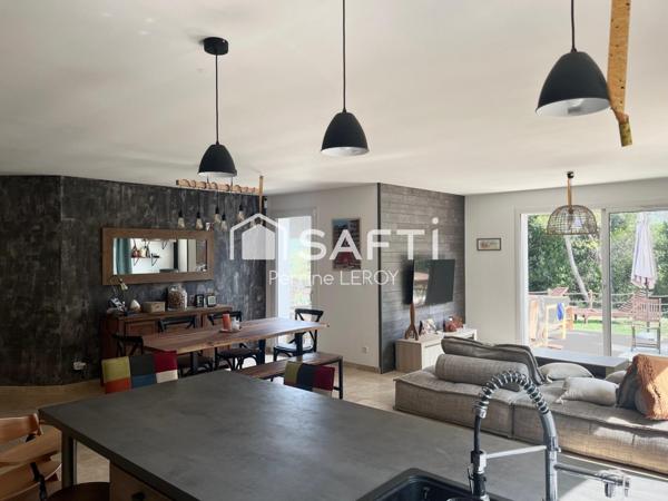 Maison de 120m², construction 2018 avec garantie décennale, 3 chambres avec piscine sur terrain de 1057m².