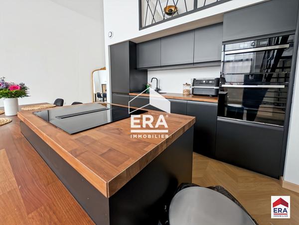 Superbe LOFT DUPLEX 98 m² - ÉTAT NEUF - Parking privatif- Extérieur - Proche Tram