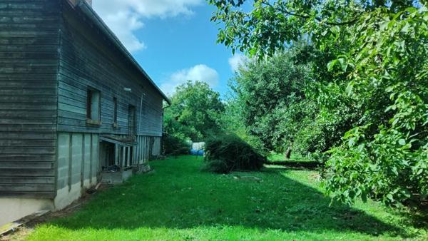 Maison à rénover sur 5000 m2 de terrain