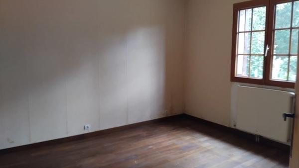 Maison à rénover sur 5000 m2 de terrain