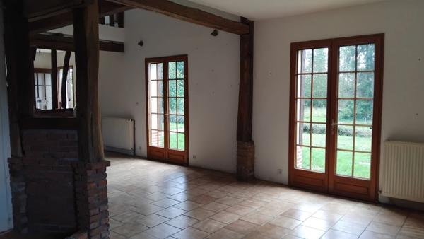 Maison à rénover sur 5000 m2 de terrain