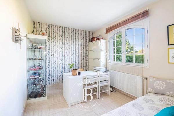 Chambourcy, Maison 7 Chambres -  230 m² à vendre
