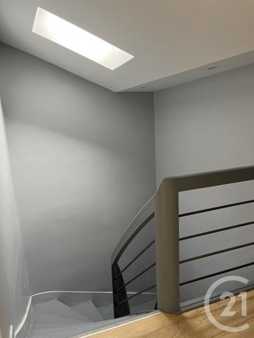 Appartement F4 à vendre  5 pièces - 79 m 2   LANGON  - 33