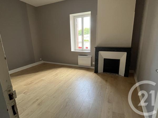Appartement F4 à vendre  5 pièces - 79 m 2   LANGON  - 33