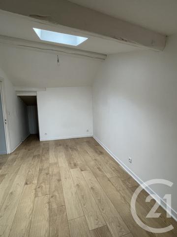 Appartement F4 à vendre  5 pièces - 79 m 2   LANGON  - 33