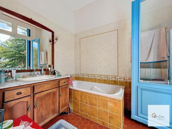 Maison de Maître de 229m² sur parcelle arboré de 1800m² + sous sol total