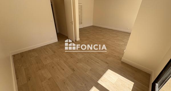 Location Appartement 4 pièces 99.31 m² - Rueil-malmaison 92500