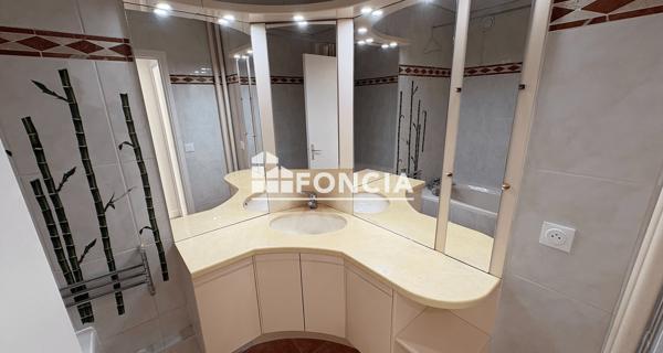 Location Appartement 4 pièces 99.31 m² - Rueil-malmaison 92500