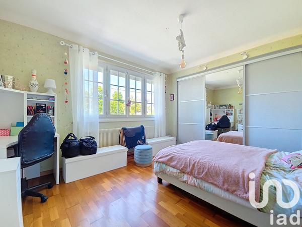 Maison 8 pièces de 190 m² à La Chapelle-des-Fougeretz (35520)