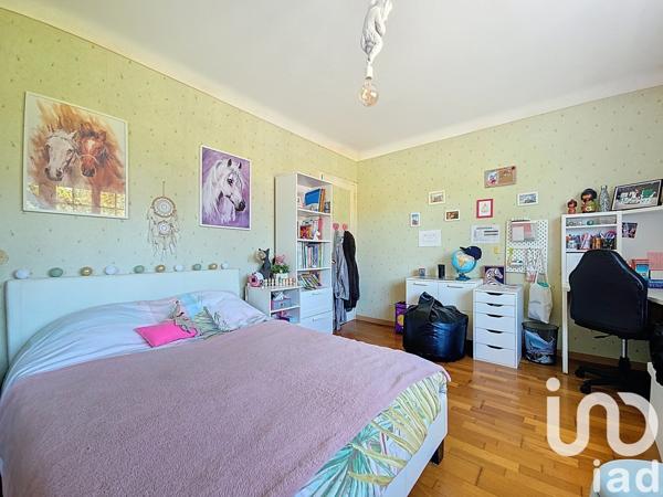Maison 8 pièces de 190 m² à La Chapelle-des-Fougeretz (35520)