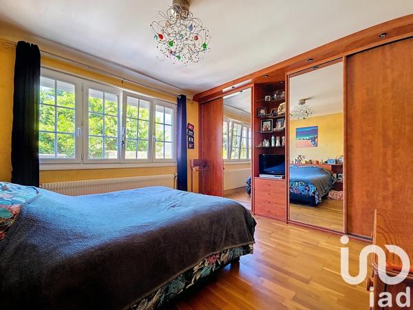 Maison 8 pièces de 190 m² à La Chapelle-des-Fougeretz (35520)
