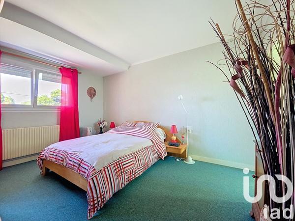 Maison 8 pièces de 190 m² à La Chapelle-des-Fougeretz (35520)