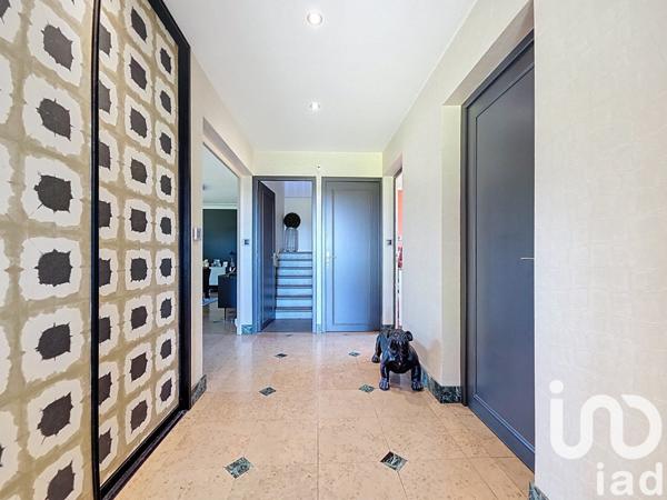 Maison 8 pièces de 190 m² à La Chapelle-des-Fougeretz (35520)