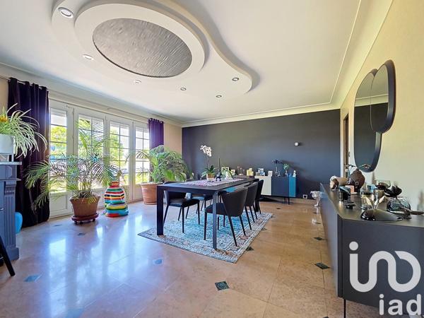 Maison 8 pièces de 190 m² à La Chapelle-des-Fougeretz (35520)