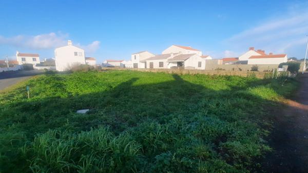 Terrain à bâtir à LA GUERINIERE avec PERMIS DE CONSTRUIRE ACCORDÉ