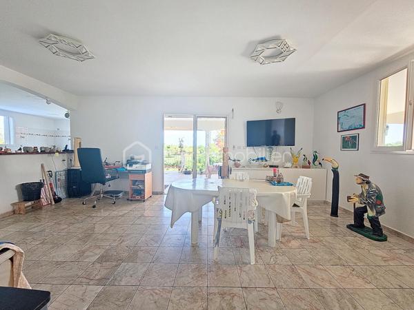 Maison de 242 m²