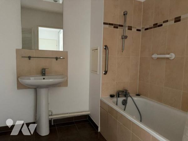 Appartement à vendre à L'Isle-Adam (95290) en Val-d'Oise (95), 3 pièces avec terrasse, 65 m2