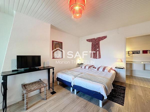 Opportunité rare pour cette propriété constituée de 2 habitations dans un secteur calme