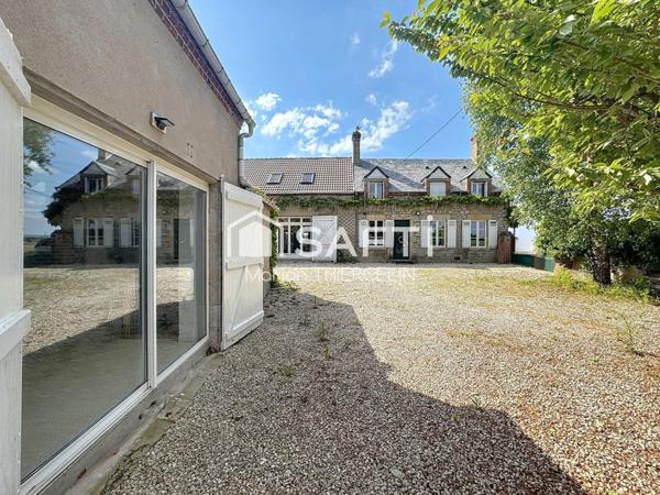 Opportunité rare pour cette propriété constituée de 2 habitations dans un secteur calme