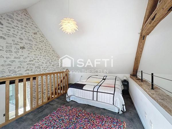 Opportunité rare pour cette propriété constituée de 2 habitations dans un secteur calme