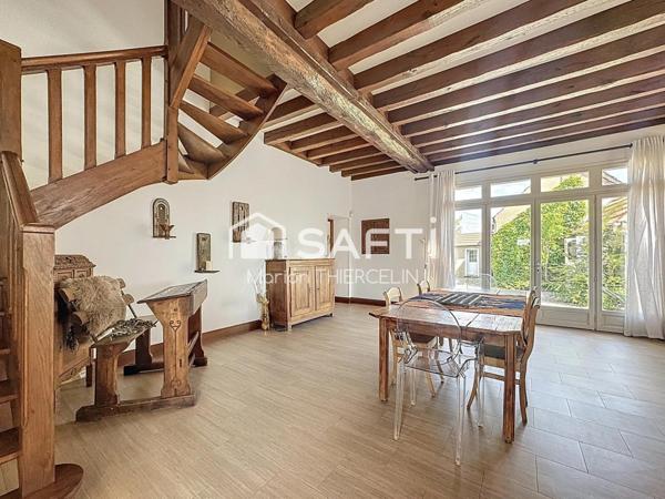 Opportunité rare pour cette propriété constituée de 2 habitations dans un secteur calme