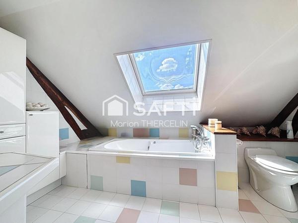 Opportunité rare pour cette propriété constituée de 2 habitations dans un secteur calme