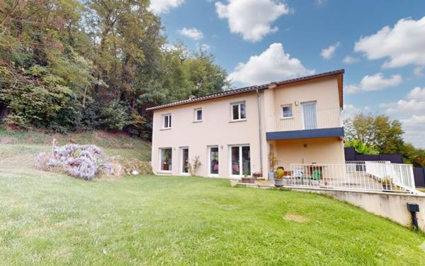 Maison à vendre    5 pièces • 166 m2 Saint-Didier-de-Formans