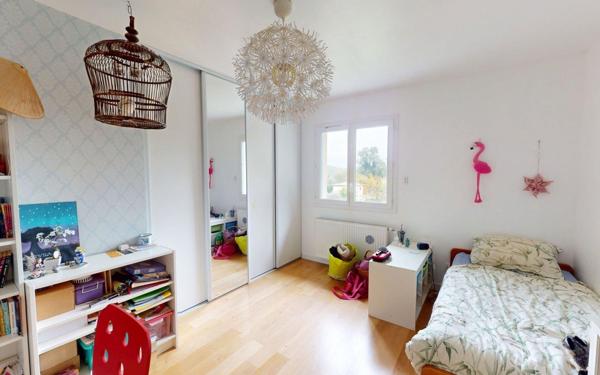 Maison à vendre    5 pièces • 166 m2 Saint-Didier-de-Formans