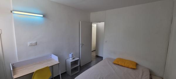 Appartement 3 pièces rénové et meublé d'environ 56 m² à POINTE-A-PITRE