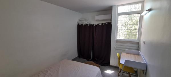 Appartement 3 pièces rénové et meublé d'environ 56 m² à POINTE-A-PITRE