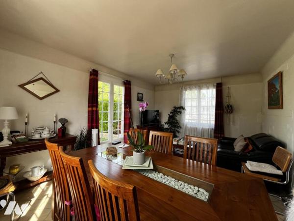 Maison de ville à usage d'habitation