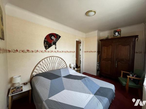 Maison de ville à usage d'habitation