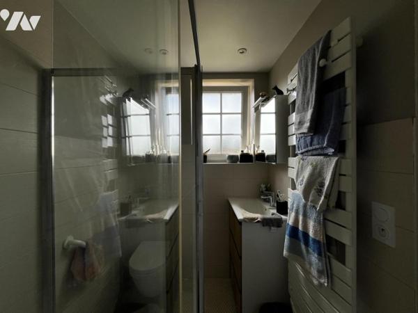 Maison de ville à usage d'habitation