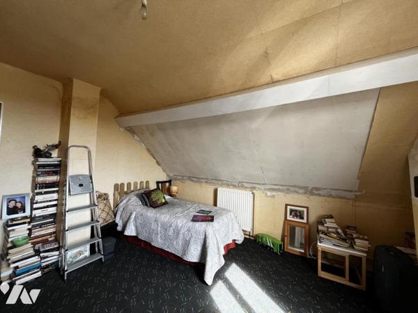 Maison de ville à usage d'habitation