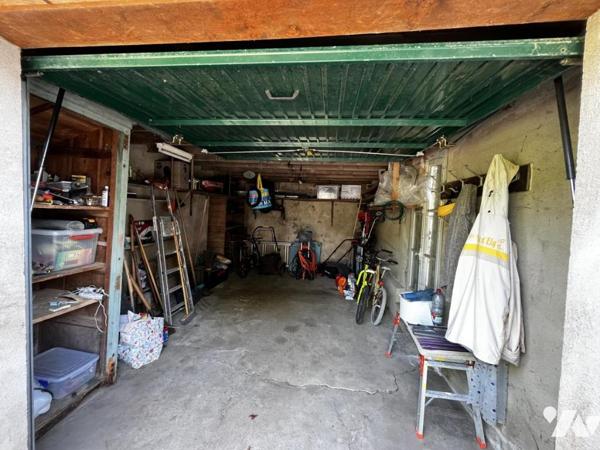 Maison de ville à usage d'habitation