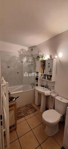 Appartement
         4 pièces
        - 66 m² 110 000 € *
