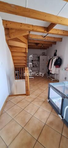 Appartement
         4 pièces
        - 66 m² 110 000 € *