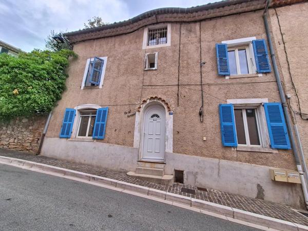 Spacieux T2 avec jardinet et cave aménagée