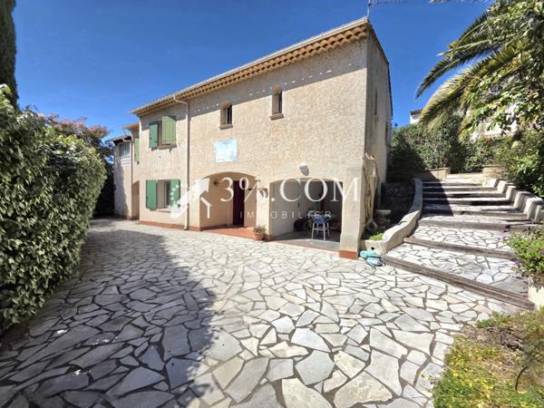 Villa 6 pièce(s) 4 chambre(s) 150 m²