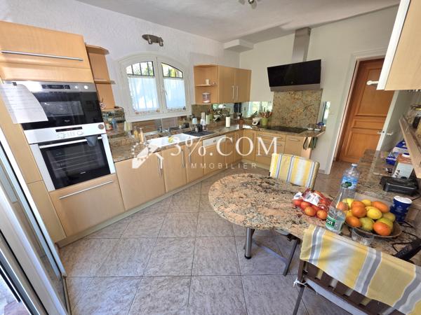Villa 6 pièce(s) 4 chambre(s) 150 m²