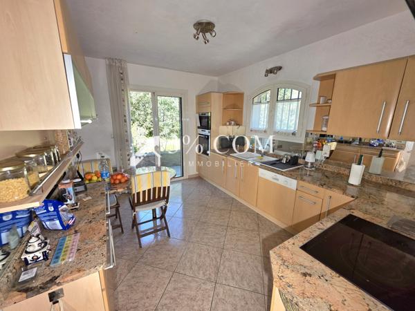 Villa 6 pièce(s) 4 chambre(s) 150 m²